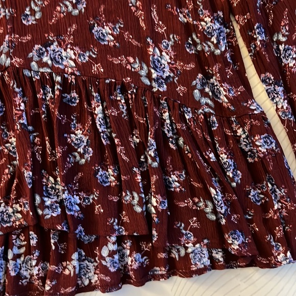 American Eagle Flowy Top - Picture 3 of 6